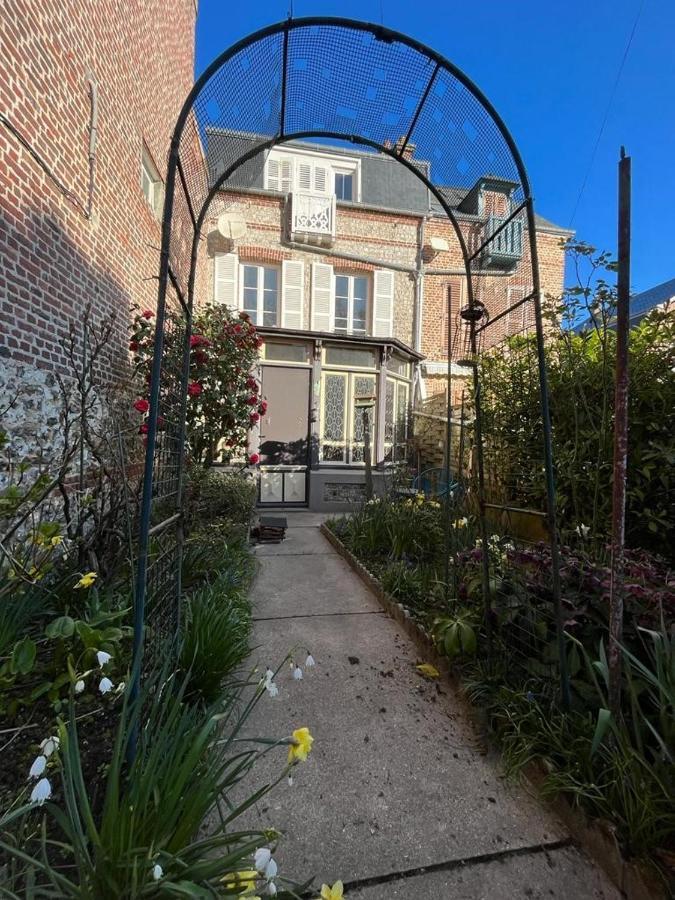 Maison Familiale De Ville A Étretat Eksteriør billede